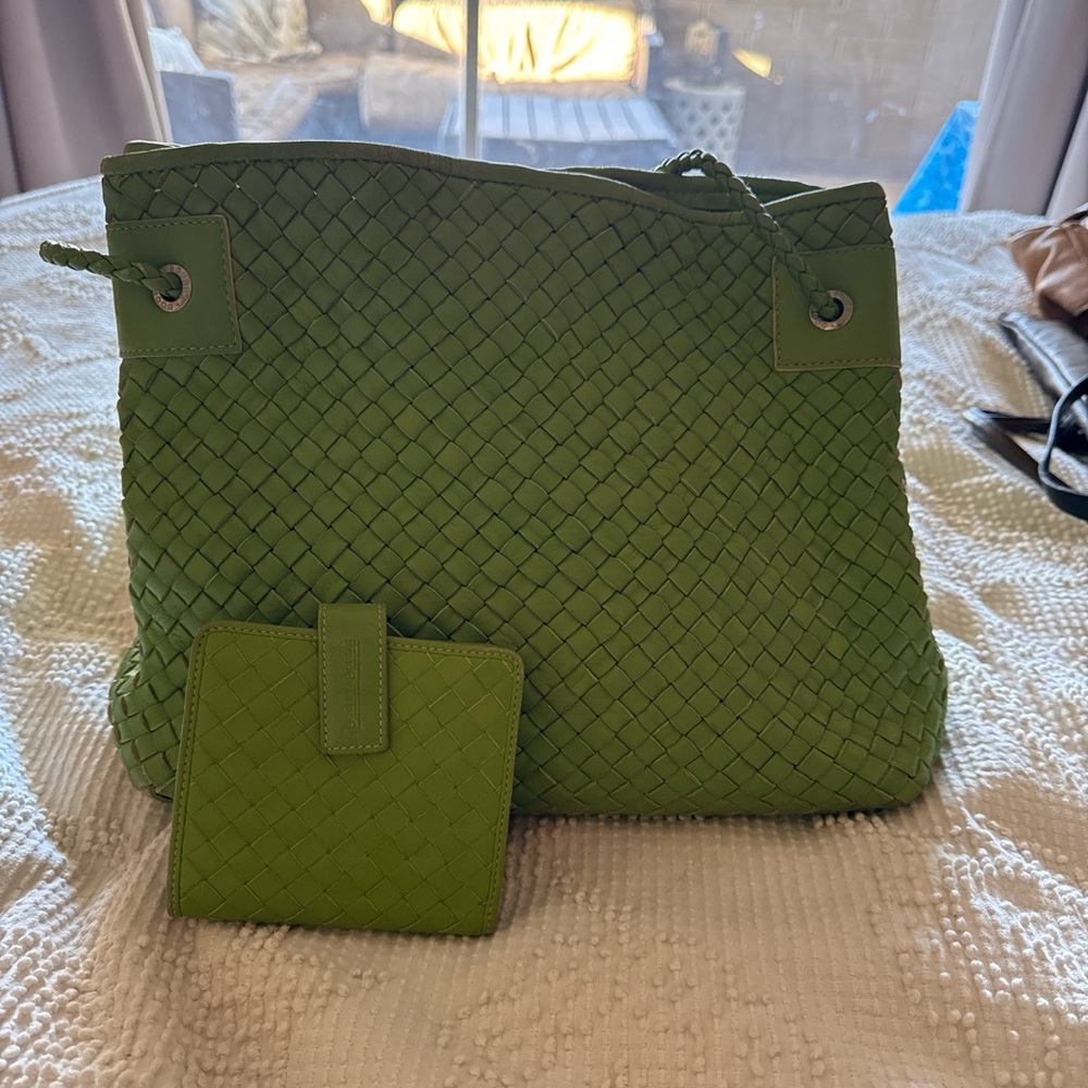 Vintage & Rare Dooney & Bourke Green Lattice Leather Shoulder Bag